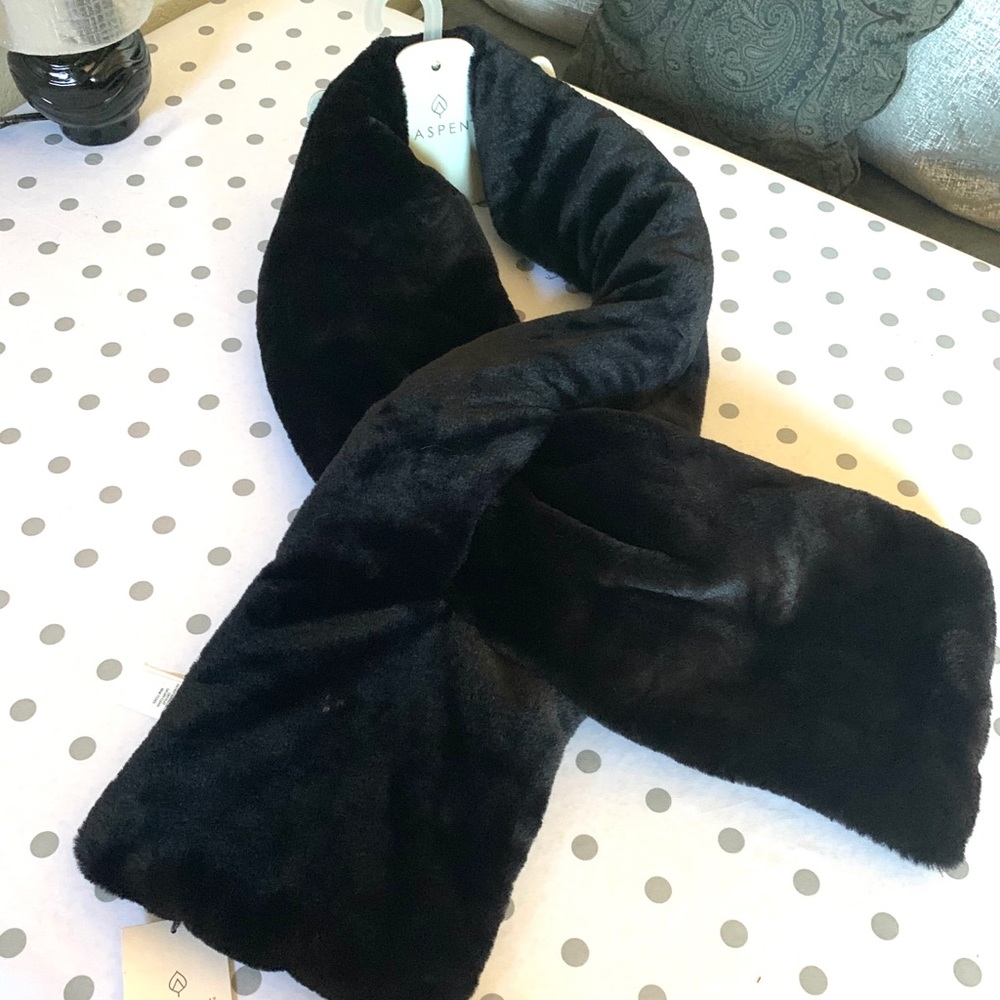 Aspen faux fur scarf